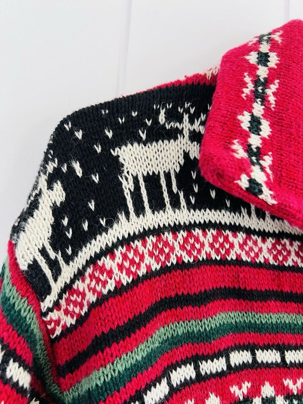 Vintage Tiara Red & Black Knitted Moose Winter Scene Snow Cardigan Sweater Large